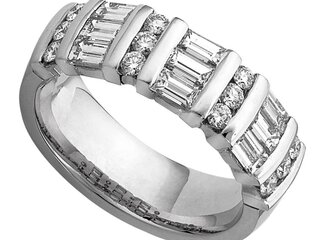 Witgouden ring met diamanten