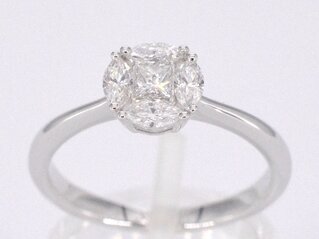 Witgouden ring met diamanten prachtig gezet