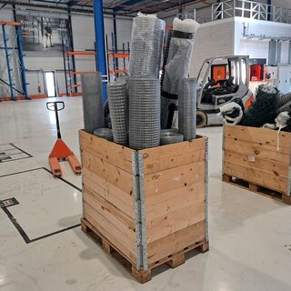 Diverse soorten gaas op pallet Garmix en Kence , Grijs / Chroom, 2023