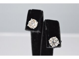 Witgouden diamanten oorbellen van 1.00 carat