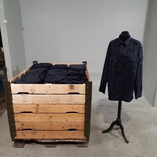 Partij broeken en overhemden