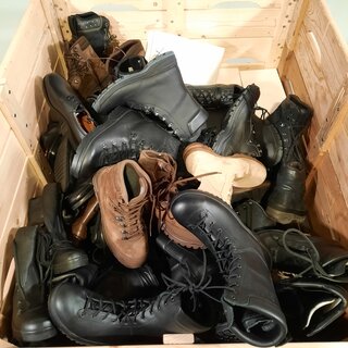 Partij diverse schoenen