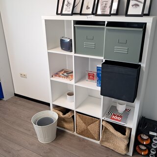 Vakkenkast met inhoud