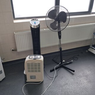 2x Ventilator met luchtontvochtiger Honeywell, Trotec