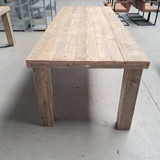 Steigerhouten eetkamertafel