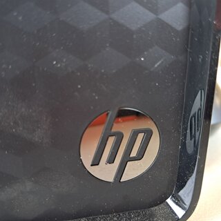 Computer met 2x beeldscherm HP, AOC, TPC-F125-SF, core i5 9th Gen