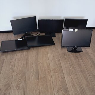 6x Diverse monitoren o.a. Samsung, Iiyama, diverse soorten