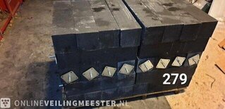 Ca. 18x Betonpoeren , 150x150mm, lengte 60cm