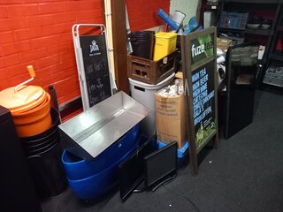 Partij horeca benodigdheden