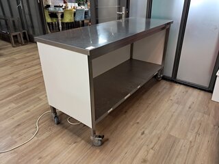 RVS werktafel verrijdbaar