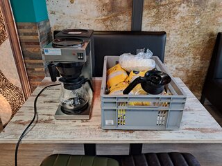 Koffiemachine met toebehoren  Bravilor