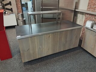 Mobiele steiger houten buffetkast