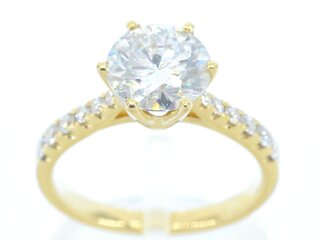 Gouden ring met een briljant geslepen diamant van 3.00 carat