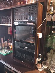 Muziek installatie   o.a. Dateq, t.amp