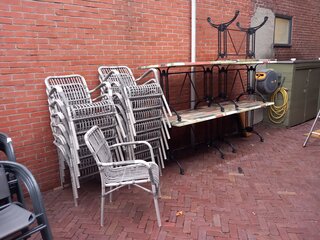 5x Terrastafel met 14x terrasstoel