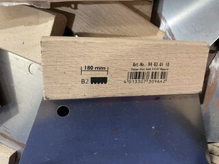 Partij Lijmkammen getand B2 180 mm incl bak
