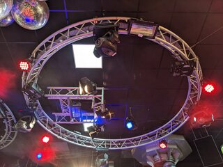 Rond truss deel met divers discoverlichting