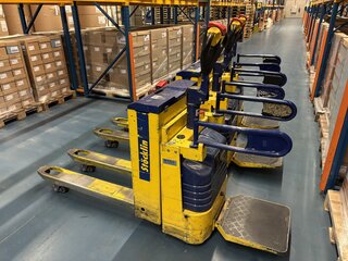 3x Elektropallettruck Stöcklin, EPD-P, geel/blauw