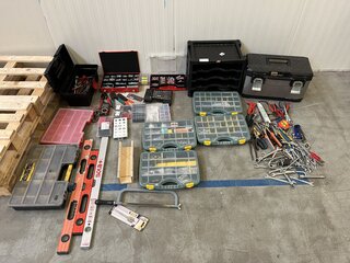 Partij gereedschap en montagemateriaal