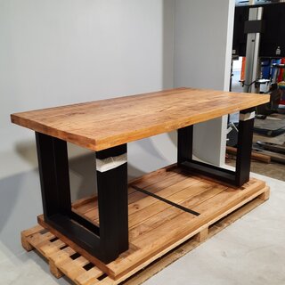 2x Eetkamer tafel