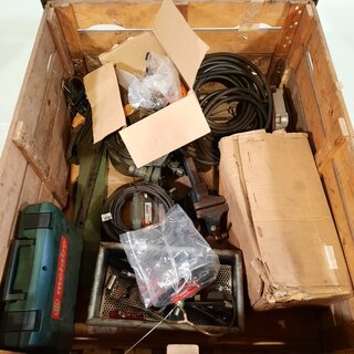 Divers gereedschap en garageinventaris
