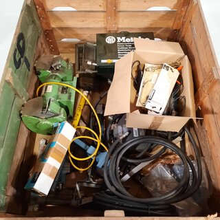 Divers gereedschap en garageinventaris