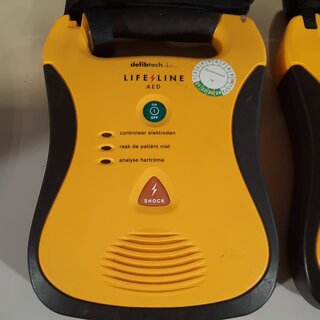 2x AED Defibtech, Lifeline AED