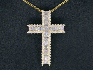Gouden kruis hanger met schitterende diamanten gezet