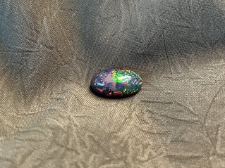 Black opal - Natuurlijke Black opal van 6.10 karaat