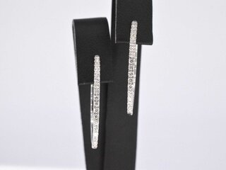 Witgouden creolen oorbellen met diamanten