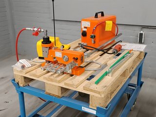 Profiel schaar Häwa, model 2671 met hydraulische pomp unit, bouwjaar 2
