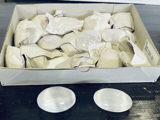 ca. 20x Seleniet handsteen Wit