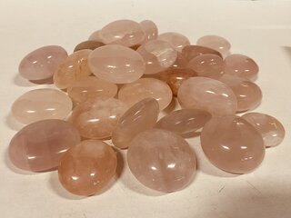 ca. 30x Rozenkwarts handsteen Roze