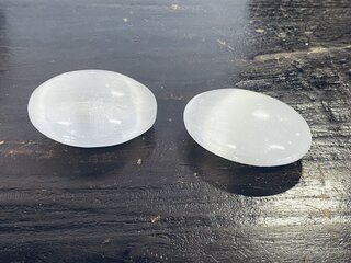 ca. 20x Seleniet handsteen Wit