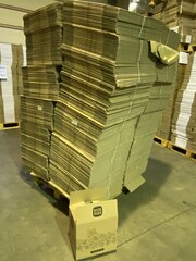 ca. 440x verzenddozen 35x27x31cm dubbelgolf Bruin