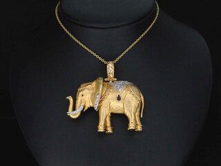 Gouden olifant zeer groot uitgevoerd