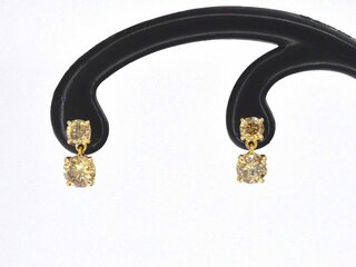 Gouden oorbellen met vier natuurlijke diamanten 1.60 carat