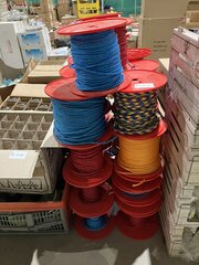 Ca. 31x Haspel Touw verschillende kleuren