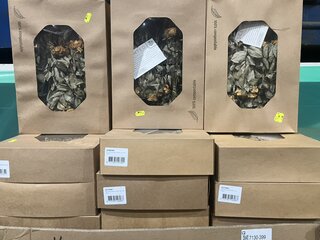 Ca. 162x Doos Bossen Gedroogde Rozen verschillende kleuren
