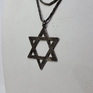 Zilveren collier met Ster van David en flessenhanger