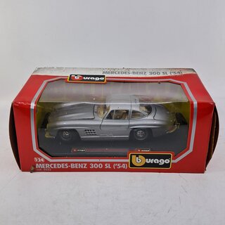 Ca 24x Miniatuur o.a. Volvo, Mercedes, Renault Merken o.a. Burago, Sik