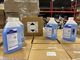 Ca. 216x Flacon ruitenwisservloeistof 2 liter