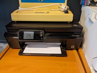 Ladeblok, 2x printer, valsgeld detector o.a. Ikea