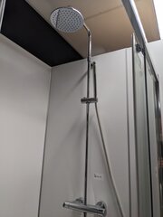 Regendouche Xenz, Cinca, chroom