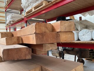 Ca. 12 x  Diverse houten balken 4 tot 5 m
