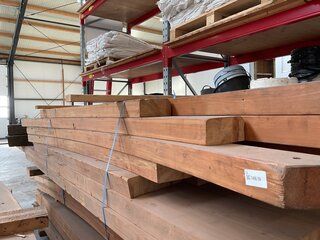 Ca. 12 x  Diverse houten balken 4 tot 5 m