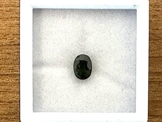 Saffier - 1.66 carat echte natuurlijke groene saffier