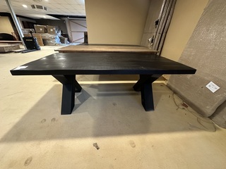 Eettafel – zwart mangohout – zwart metalen X-poot