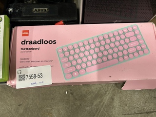 Partij elektronica en toebehoren w.o. Abus, Hema