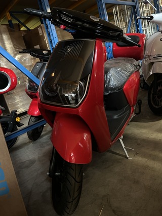 Elektrische scooter 25 km p/u Edrive, Milano, rood